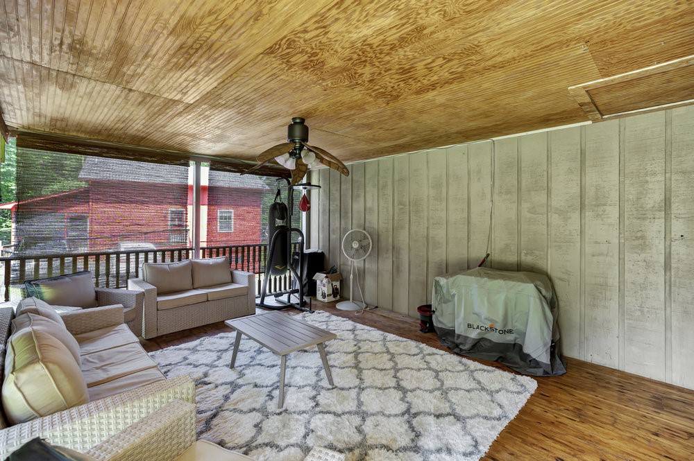 402 Simpson Street Westminster, SC 29693 - Photo 18 of 37 Gallery Image 18