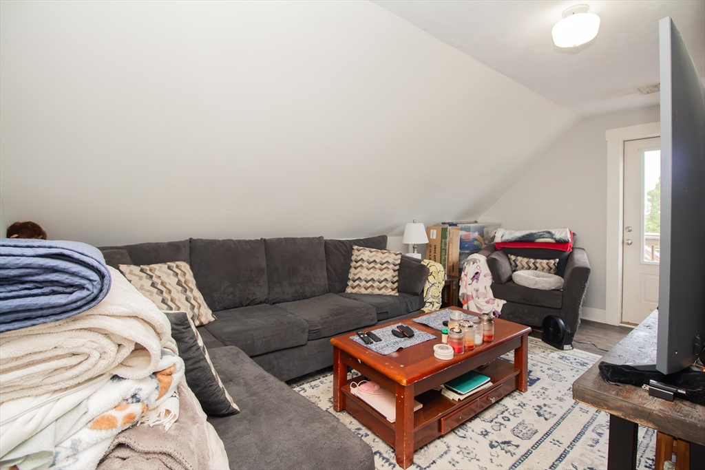 18 Steele Street Worcester, MA 01607 - Photo 24 of 41