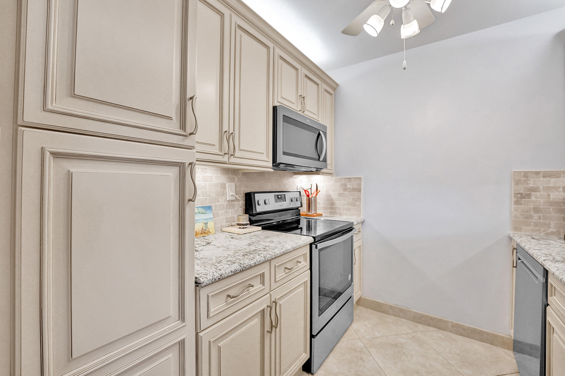 250 Northeast 20th Street, Unit 226 Boca Raton, FL 33431 - Photo 9 of 50 41B9DBFE-4D82-4433-90FB-C9475EFE01C6