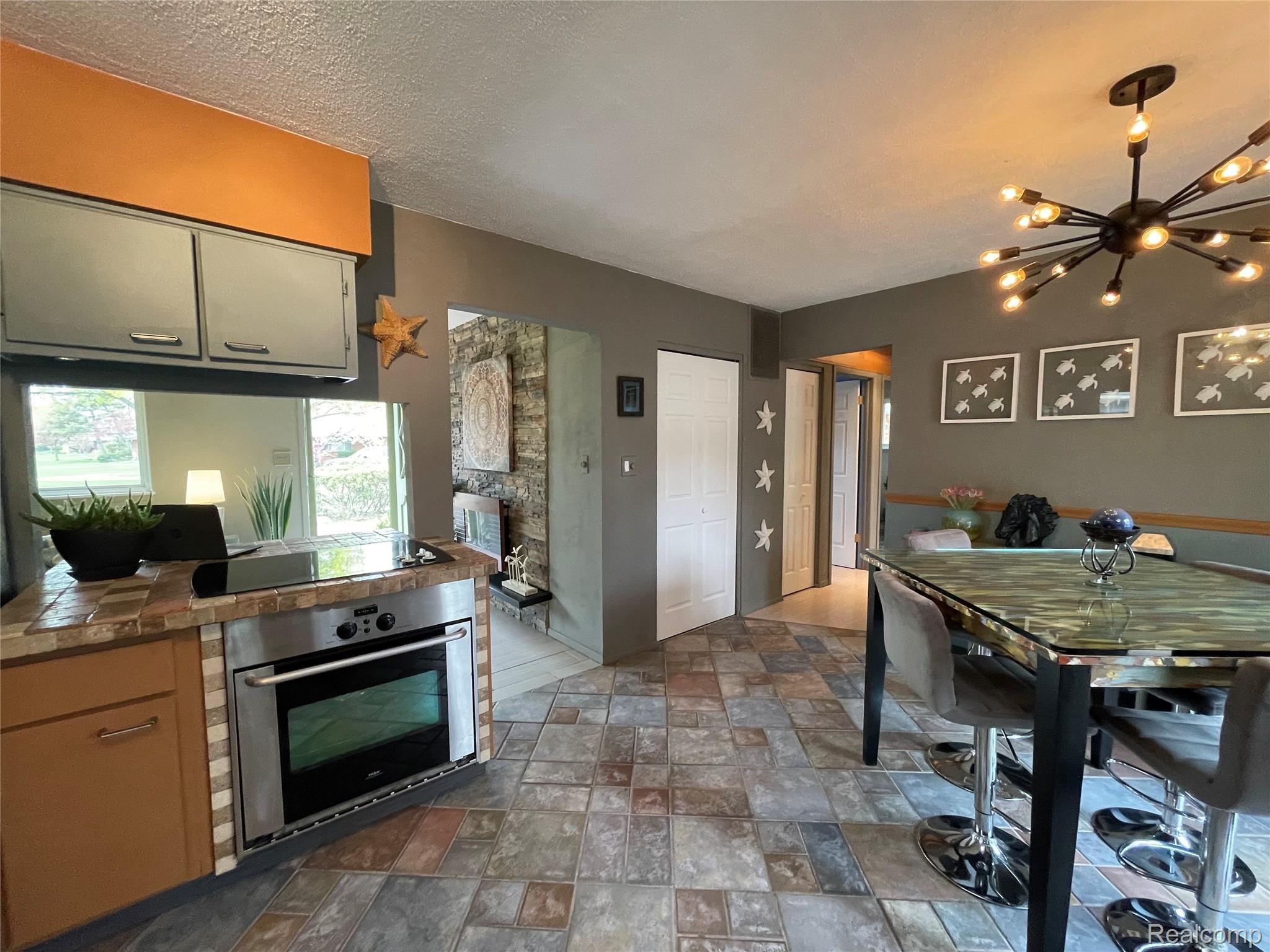 4933 Harding Street Wayne, MI 48184 - Photo 13 of 38 88F494FE-E044-427C-8165-EDED24CA37C8.jpeg