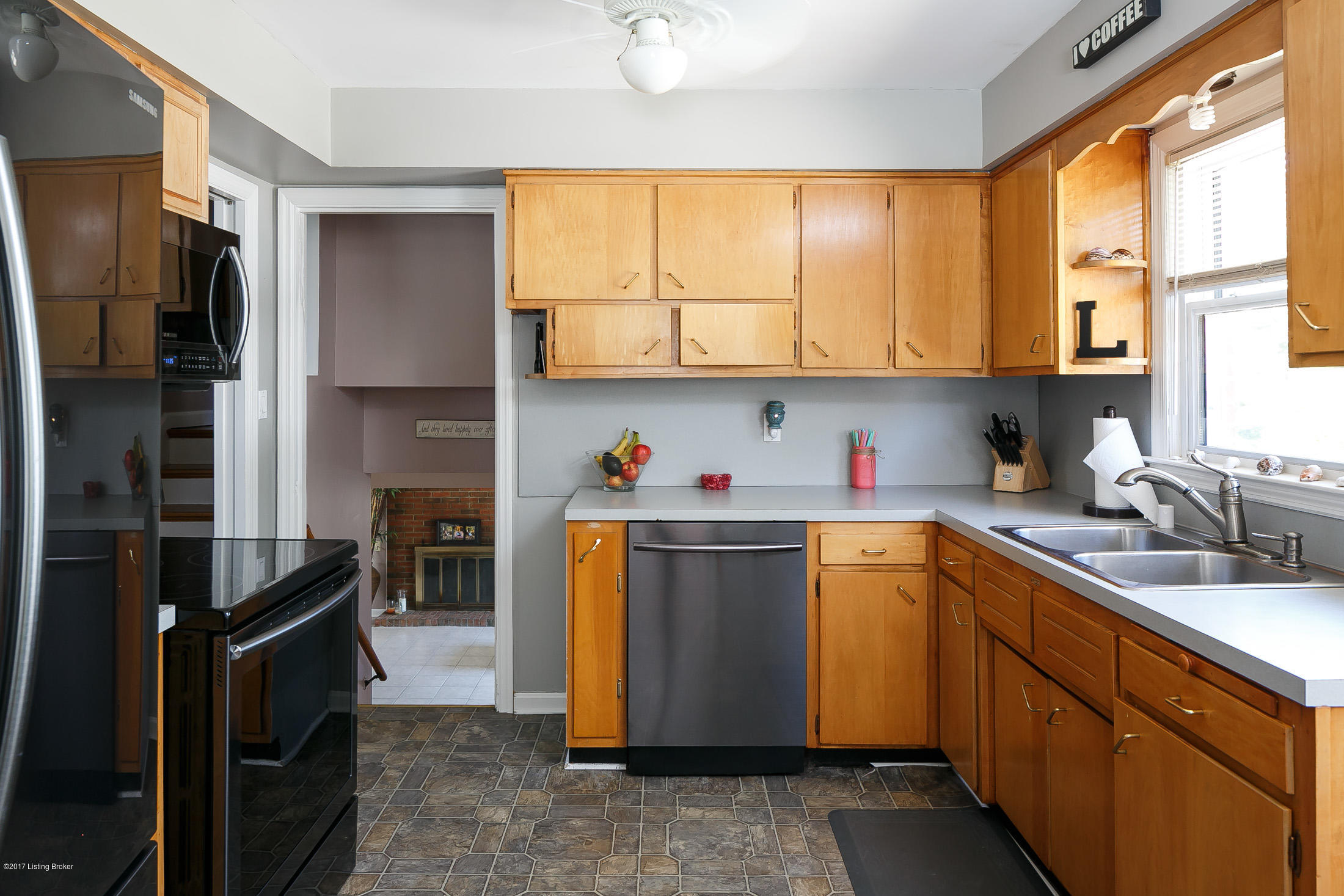 2917 Sheldon Road Louisville, KY 40218 - Photo 7 of 22 Tim Furlong Jr. - M Weisberg - Sheldon (