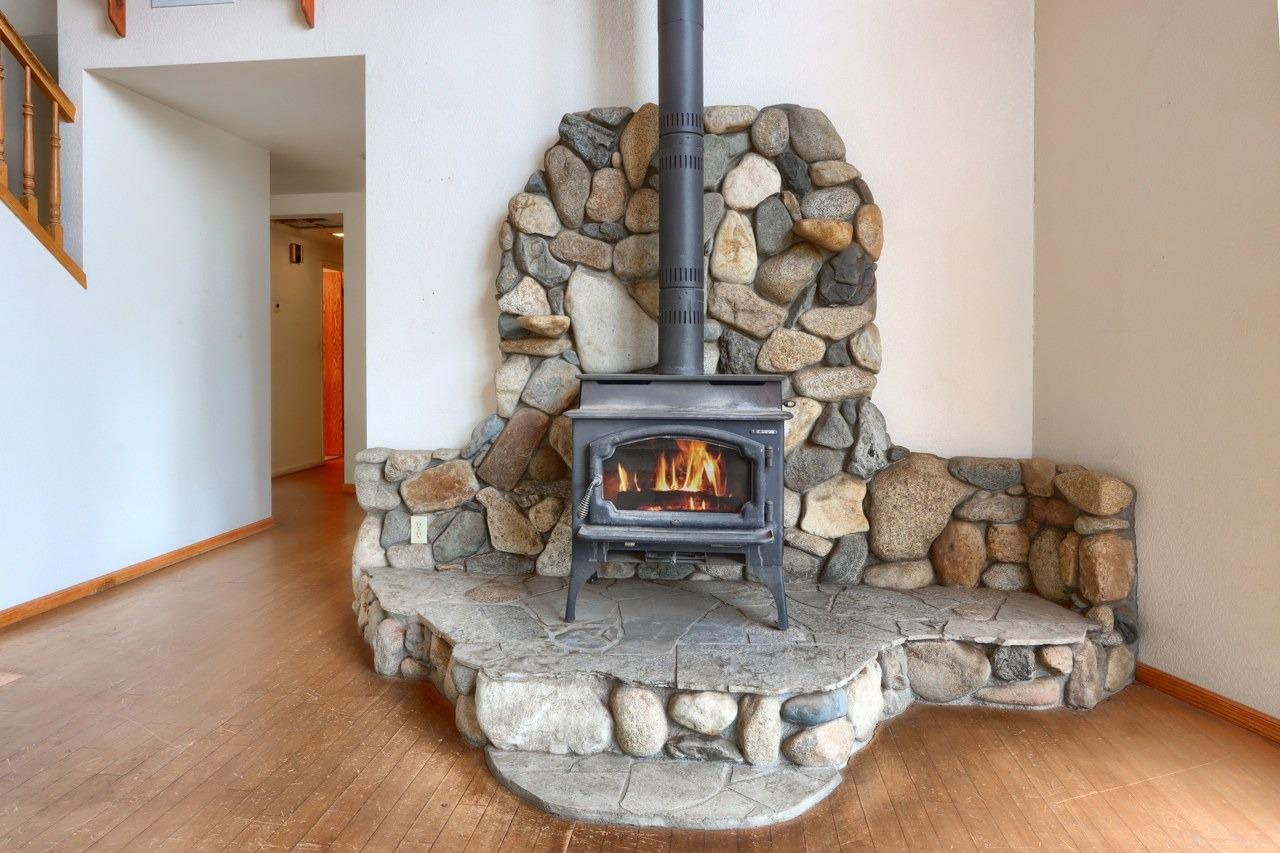 51973 Montgomery Drive Oakhurst, CA 93644 - Photo 12 of 50 a living room with furniture
