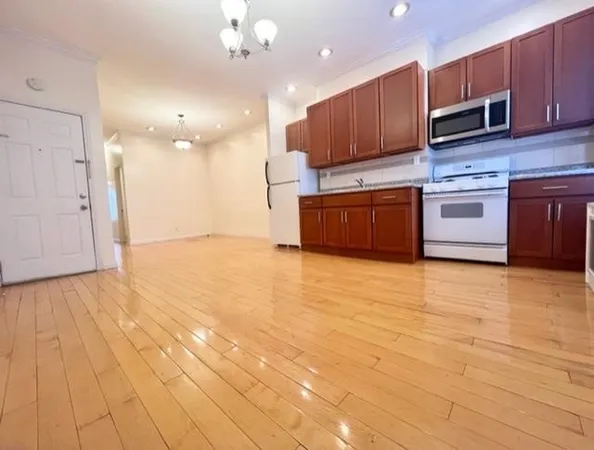 $3,095 | 278 2nd Street, Unit 7 (4R), Jersey City, NJ 07302