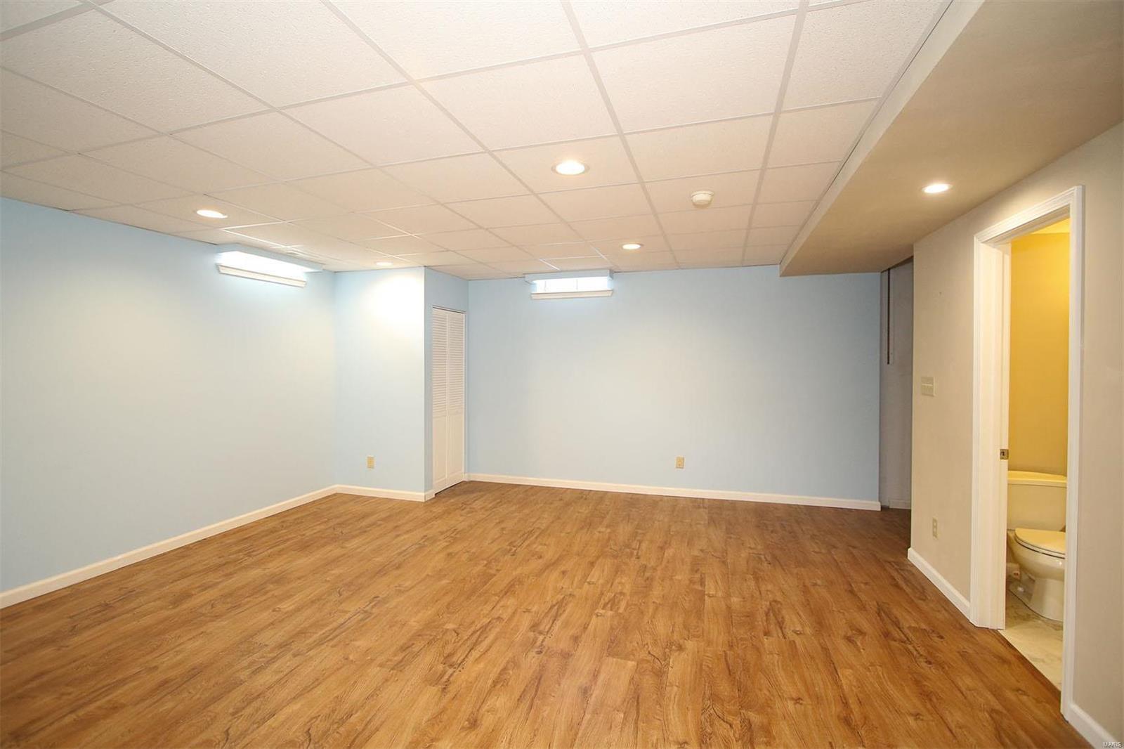 5009 Castlegate Lane Godfrey, IL 62035 - Photo 16 of 17 Gallery Image 16