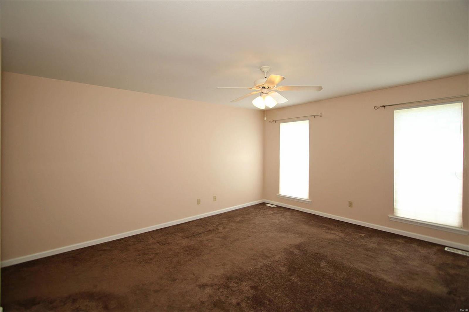 5009 Castlegate Lane Godfrey, IL 62035 - Photo 10 of 17 Gallery Image 10