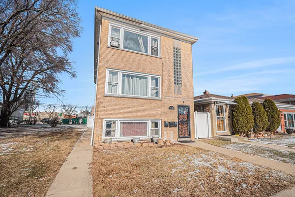 $455,000 | 7524 West 63rd Place, Summit, IL 60501
