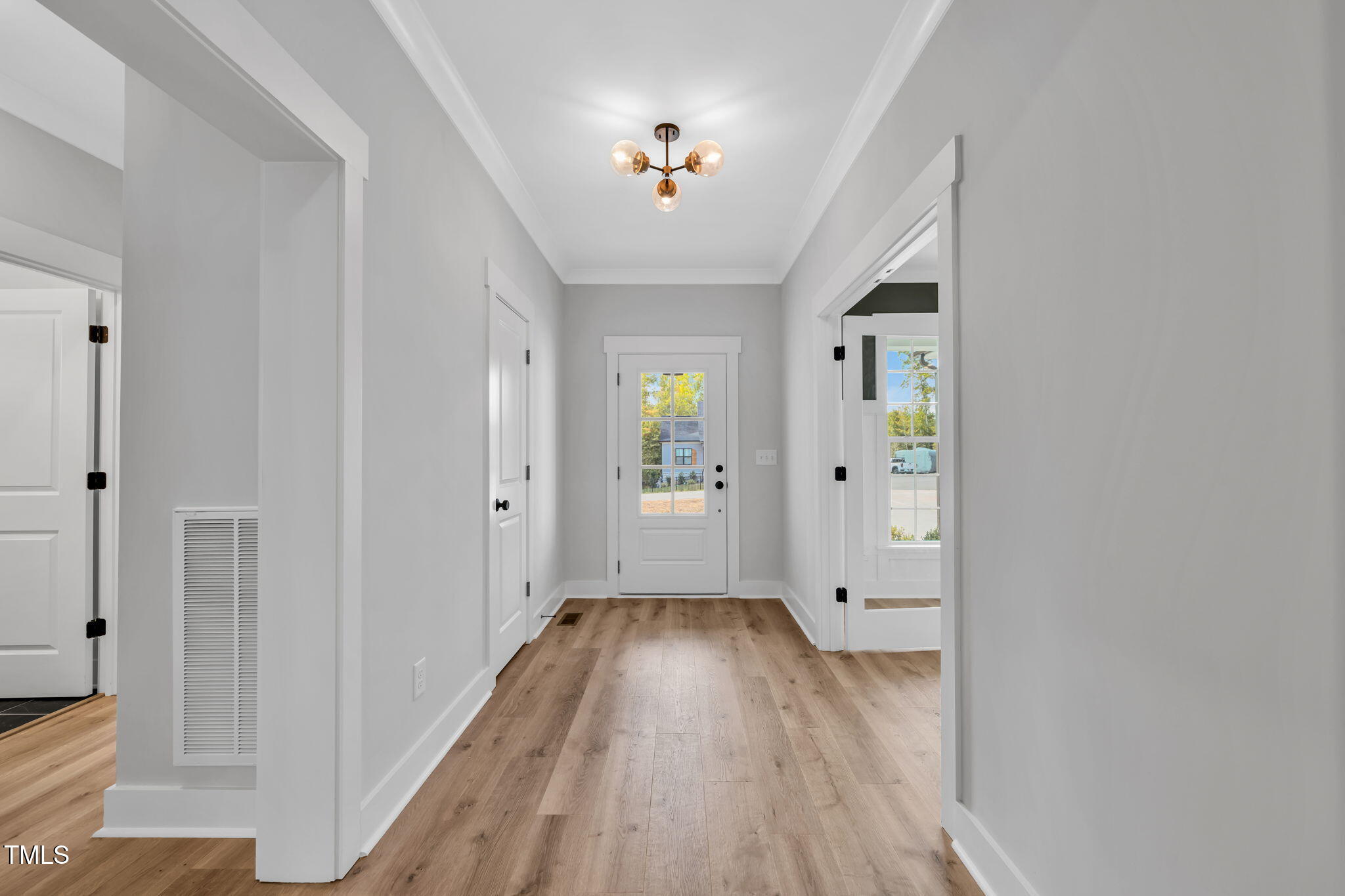 130 Beauview Way Zebulon, NC 27597 - Photo 4 of 32 Foyer