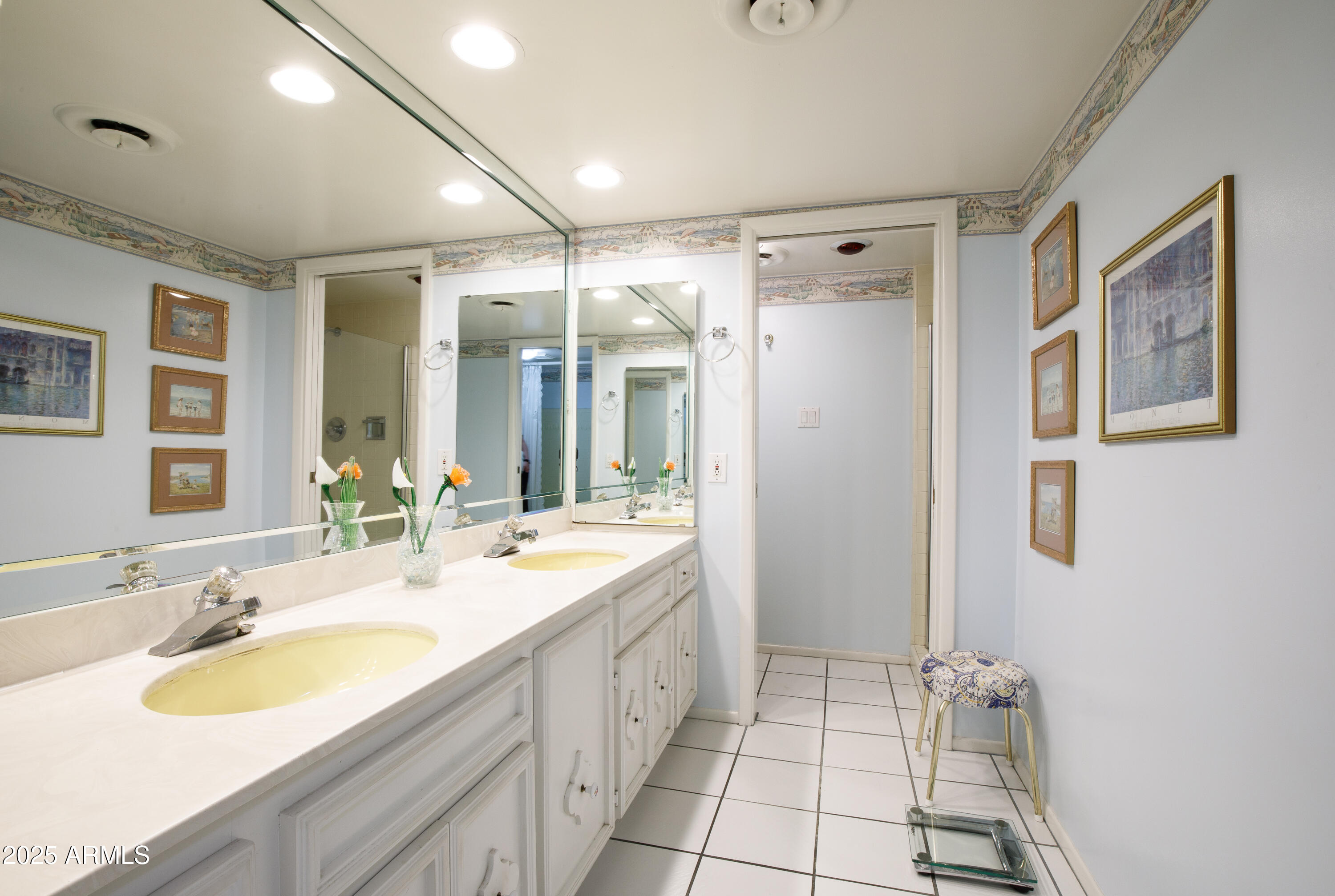 7125 North 2nd Place Phoenix, AZ 85020 - Photo 16 of 30 a spacious bathroom with a double vanity sink mirror and shower