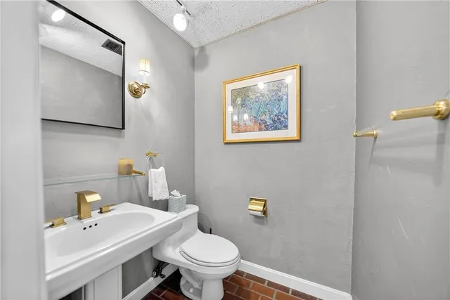 $409,000 | 403 Sunderland Drive, Pittsburgh, PA 15237