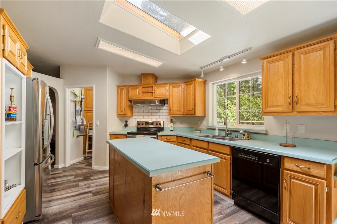 3631 Southwest Huckleberry Road Port Orchard, WA 98367 - Photo 8 of 30 Gallery Image 8