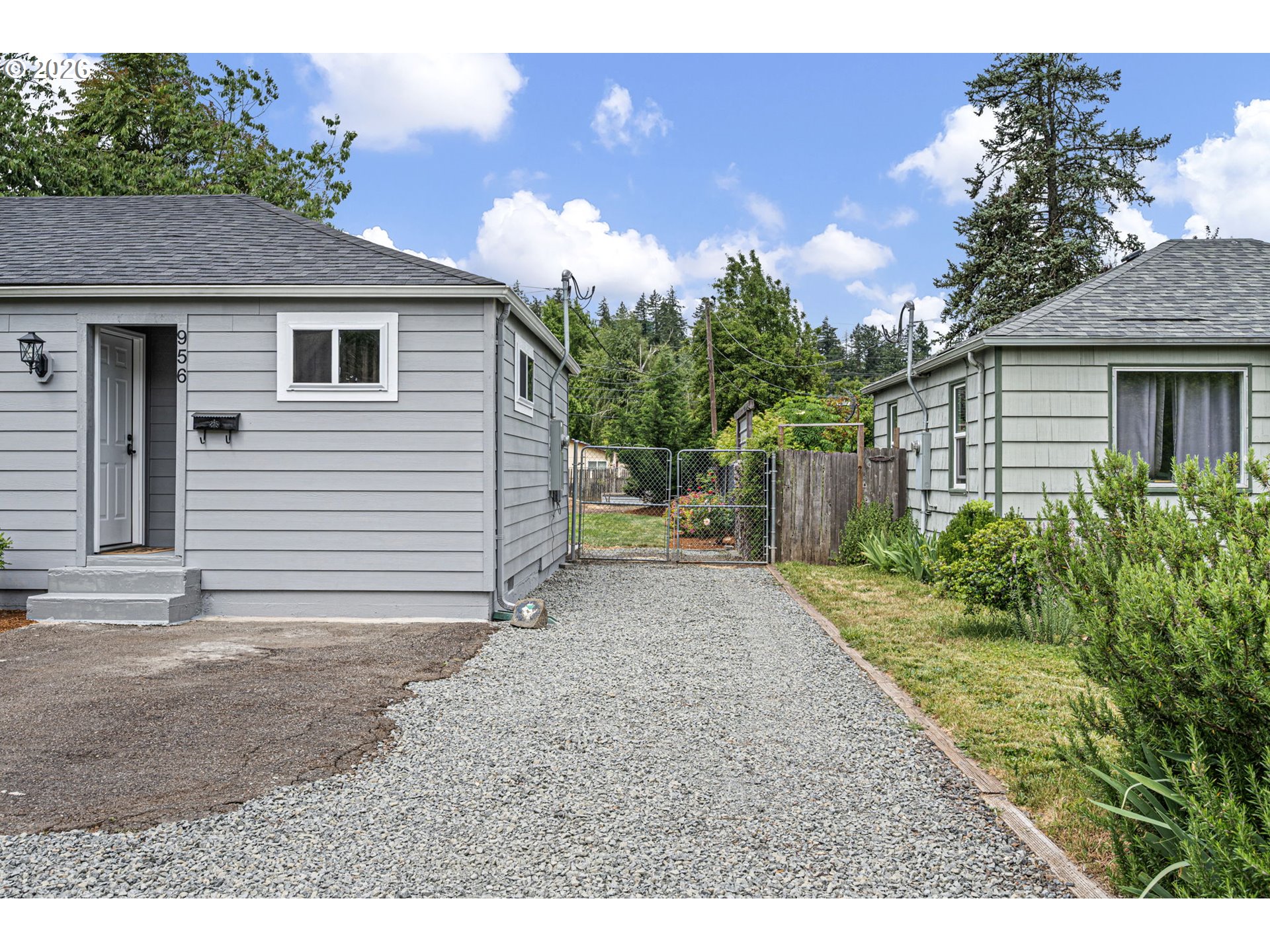 956 1st Street Springfield, OR 97477 - Photo 5 of 48
