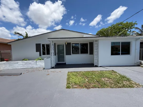 $475,000 | 5441 Southwest 18th Street, West Park, FL 33021