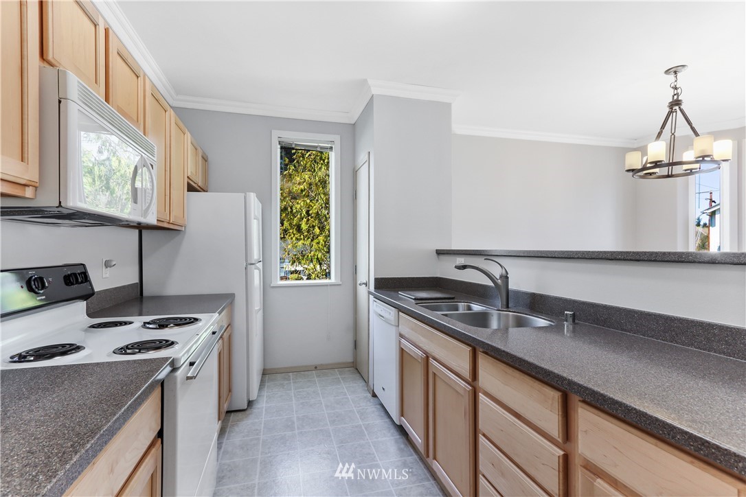 2804 Southeast 8th Place, Unit 1104 Renton, WA 98058 - Photo 7 of 25 Gallery Image 7
