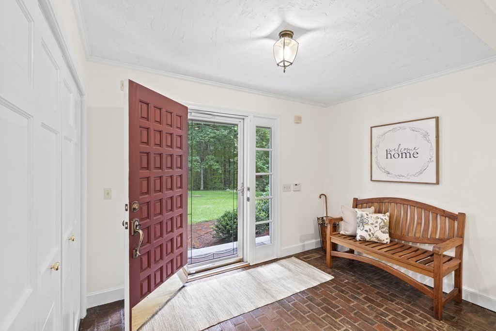 136 Murphy Road Hudson, MA 01749 - Photo 2 of 34 Gallery Image 2