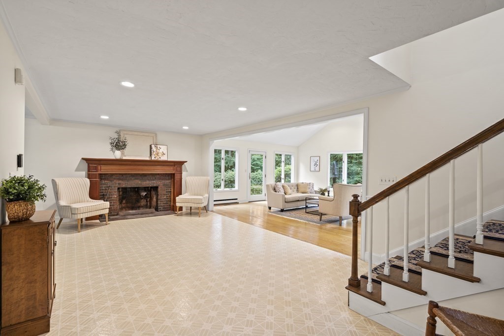 136 Murphy Road Hudson, MA 01749 - Photo 4 of 34 Gallery Image 4
