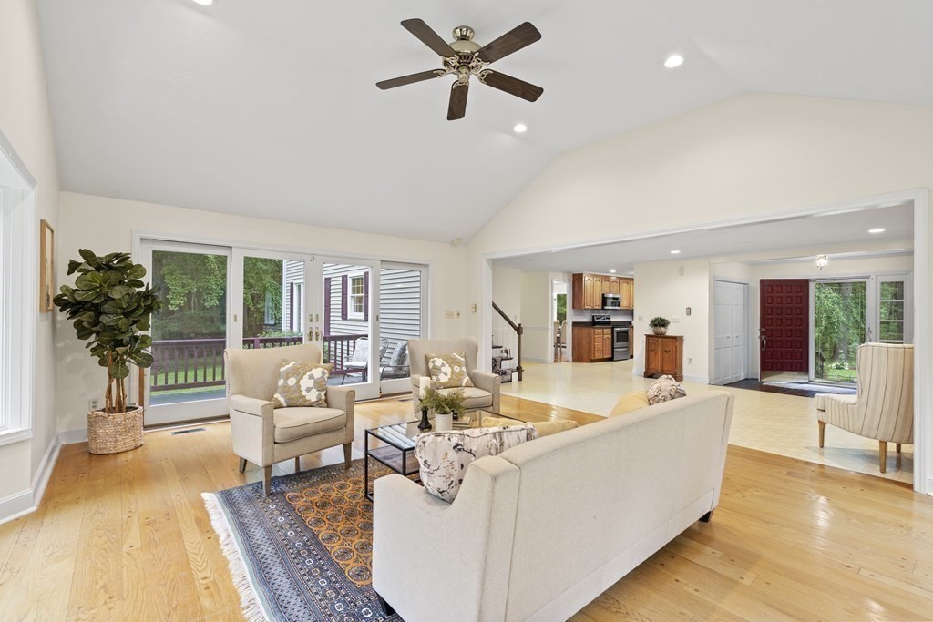 136 Murphy Road Hudson, MA 01749 - Photo 7 of 34 Gallery Image 7
