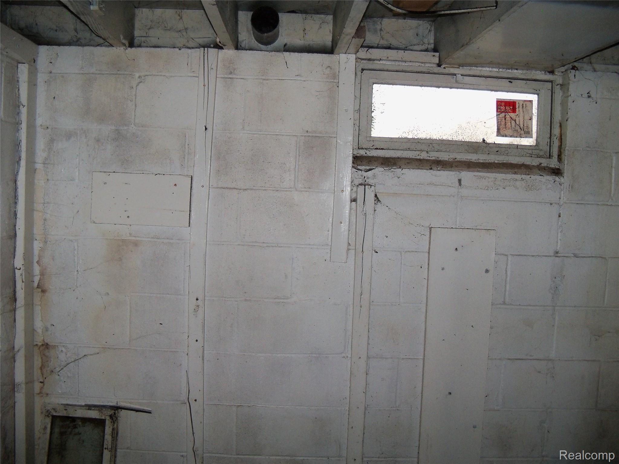 413 Hemphill Road Flint, MI 48507 - Photo 19 of 21 100_5481.JPG