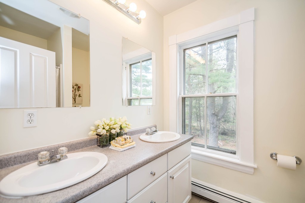 447 Grove Street Reading, MA 01867 - Photo 18 of 29 Gallery Image 18