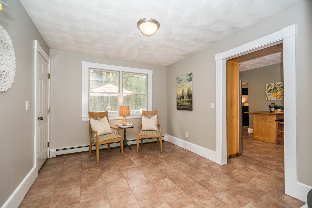 447 Grove Street Reading, MA 01867 - Photo 3 of 29 Gallery Image 3