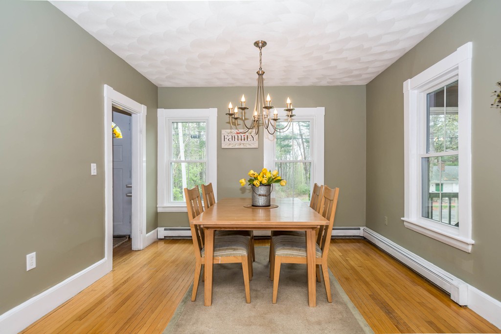 447 Grove Street Reading, MA 01867 - Photo 5 of 29 Gallery Image 5