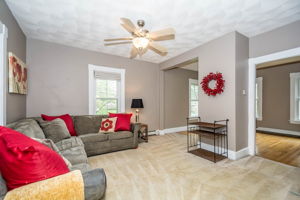 447 Grove Street Reading, MA 01867 - Photo 9 of 29 Gallery Image 9