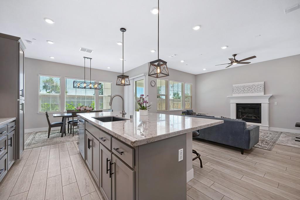 5033 Misty Ridge Drive Roseville, CA 95747 - Photo 8 of 37