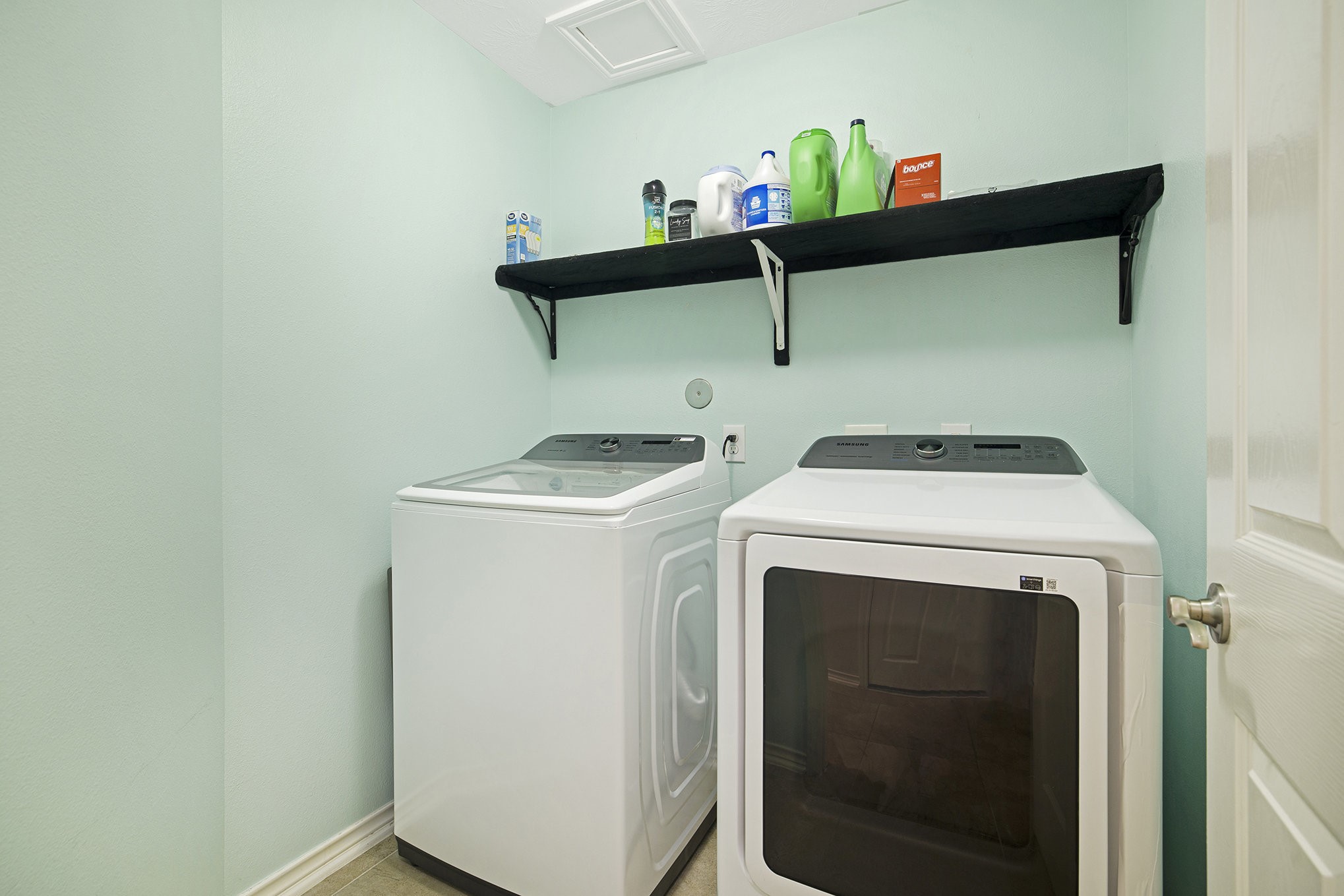 20692 Oakhurst Meadows Drive Porter, TX 77365 - Photo 31 of 37 a utility room with dryer and washer
