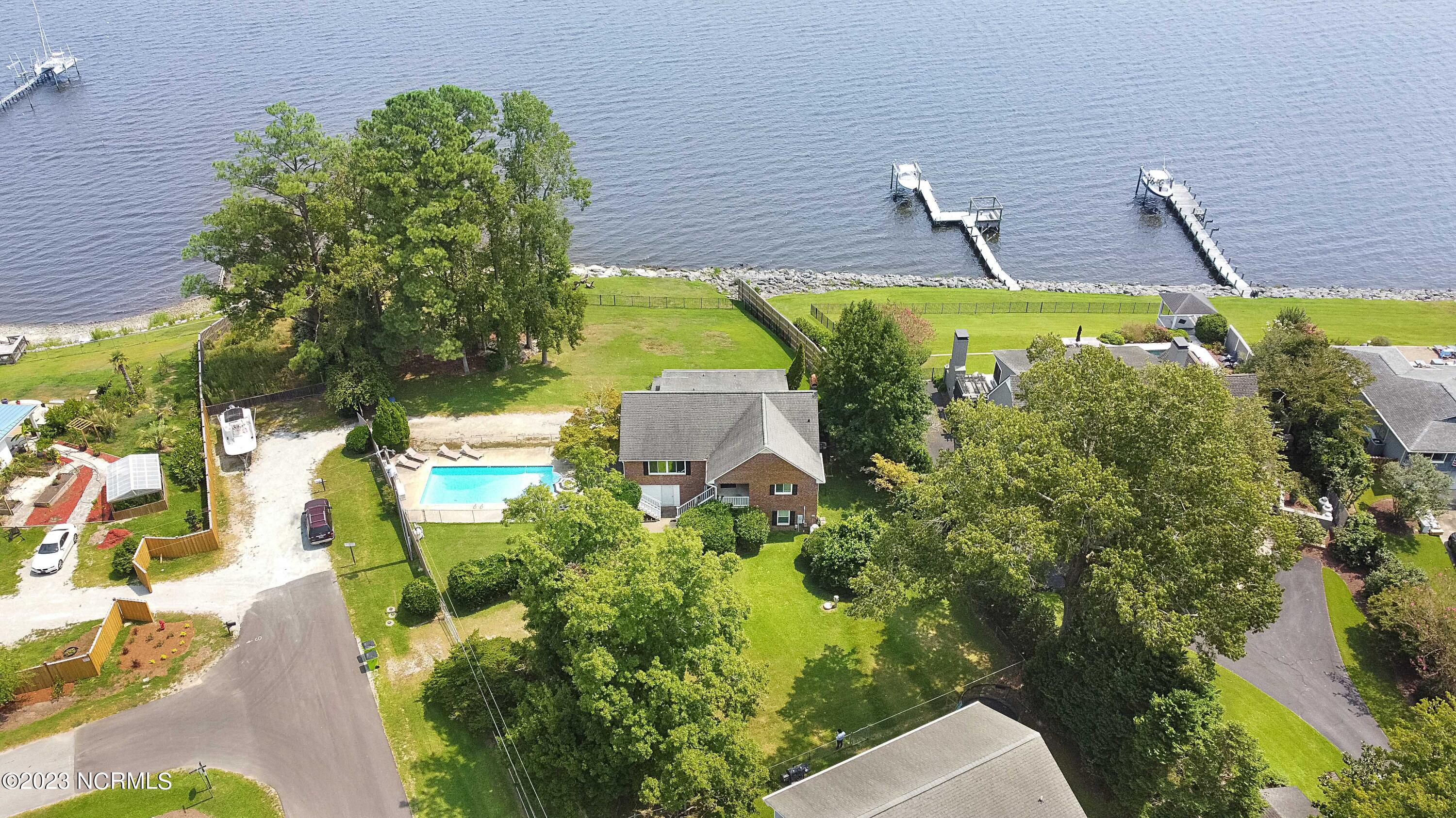 101 Gibbs Road New Bern, NC 28560 - Photo 38 of 48 Water View / Aerial View
