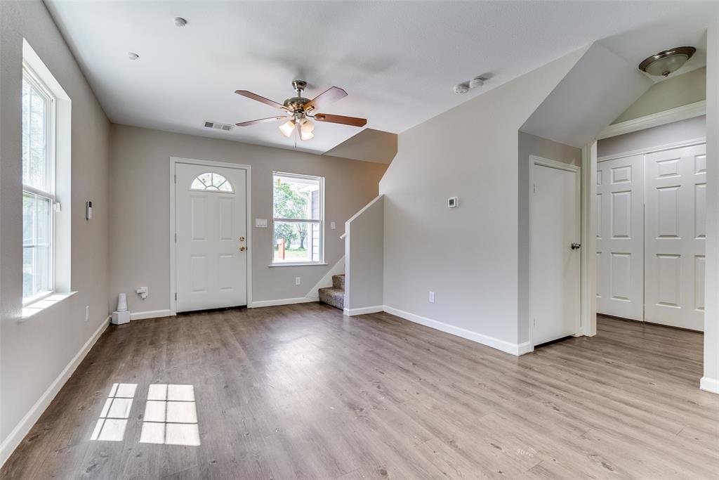 1306 Foley Street Dallas, TX 75223 - Photo 4 of 24