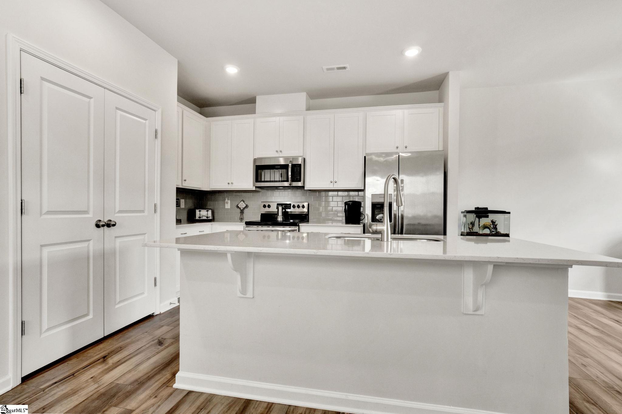 250 East Compass Way Easley, SC 29640 - Photo 8 of 40 Gallery Image 8