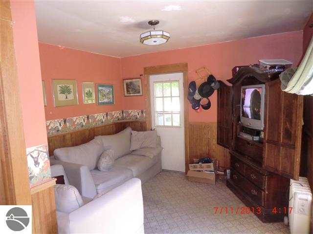5627 River Road Benzonia, MI 49616 - Photo 10 of 68 1748844-9.JPG