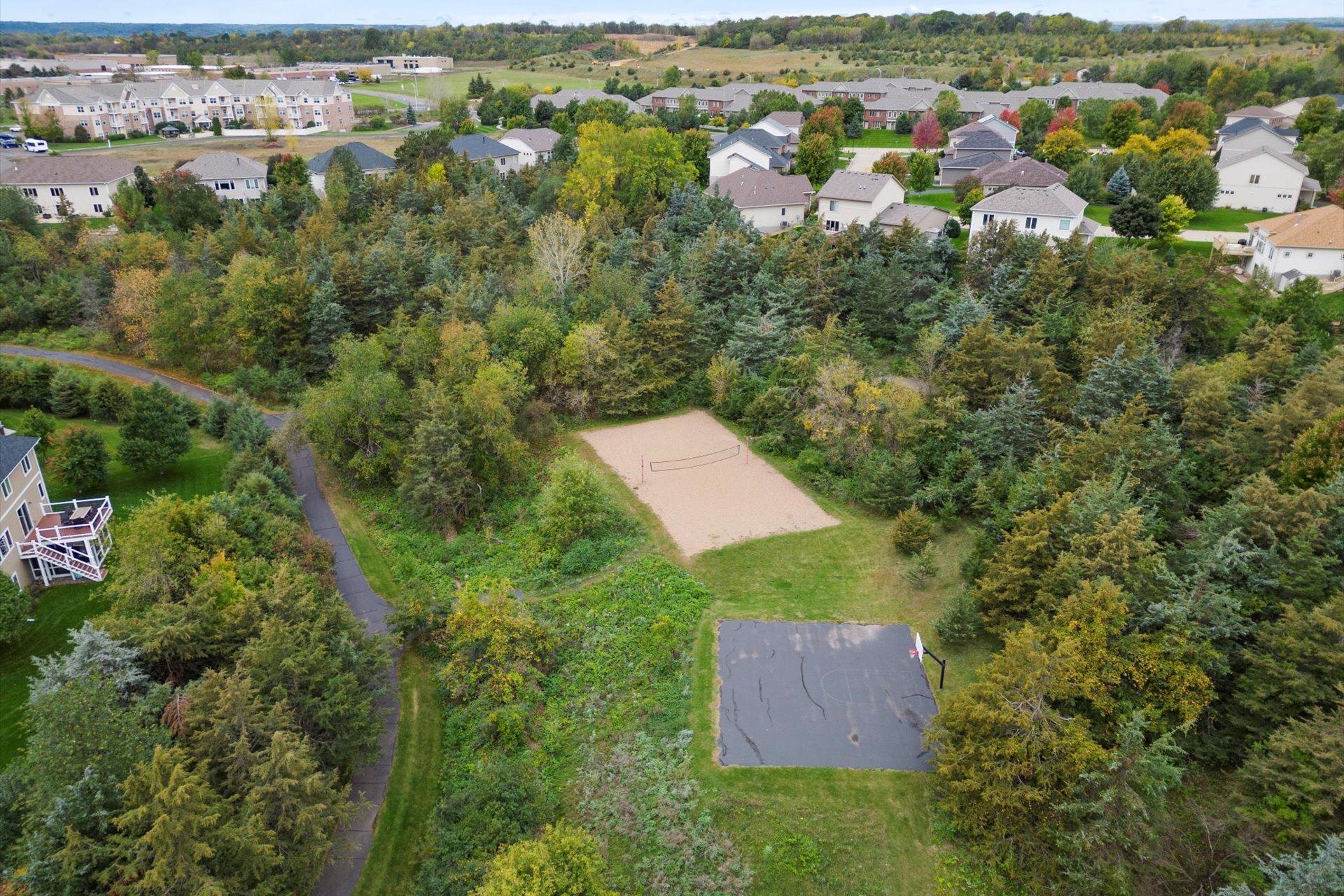 477 Canyon Boulevard Hudson, WI 54016 - Photo 11 of 16