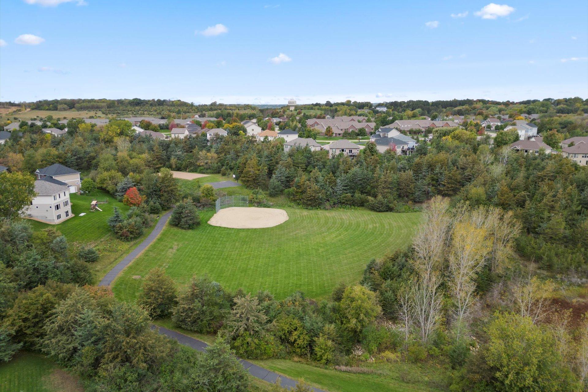 477 Canyon Boulevard Hudson, WI 54016 - Photo 8 of 16