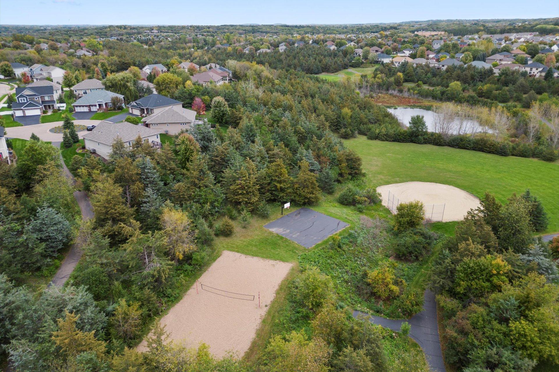 477 Canyon Boulevard Hudson, WI 54016 - Photo 10 of 16