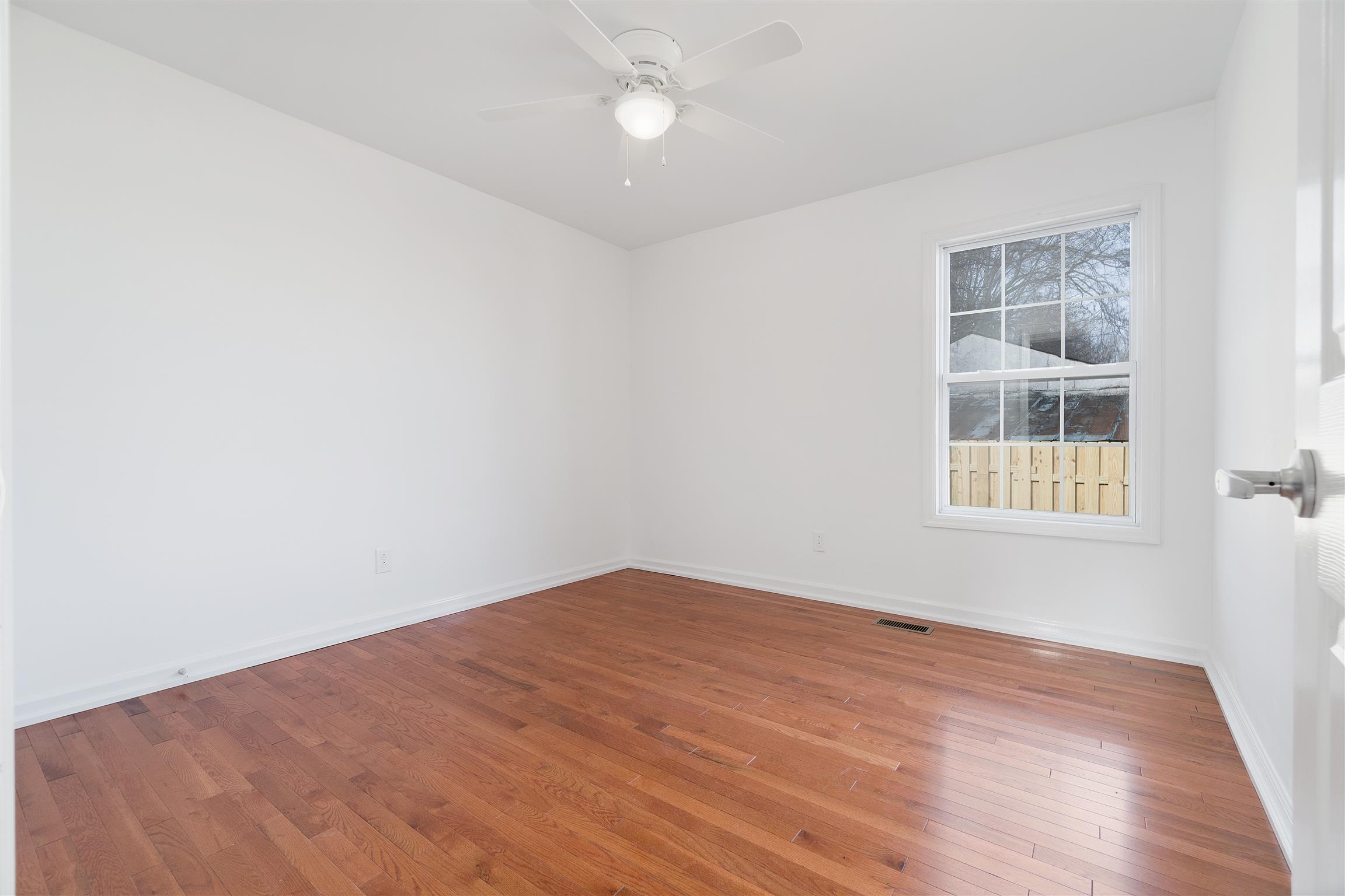 922 Poplar Avenue Springfield, TN 37172 - Photo 4 of 8 Gallery Image 4