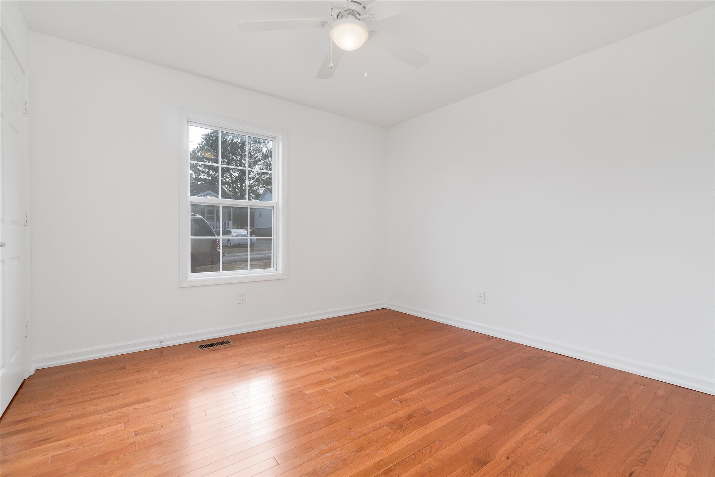 922 Poplar Avenue Springfield, TN 37172 - Photo 5 of 8 Gallery Image 5