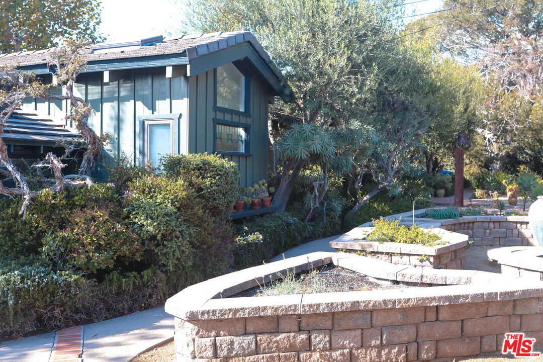 30360 Morning View Drive Malibu, CA 90265 - Photo 6 of 8