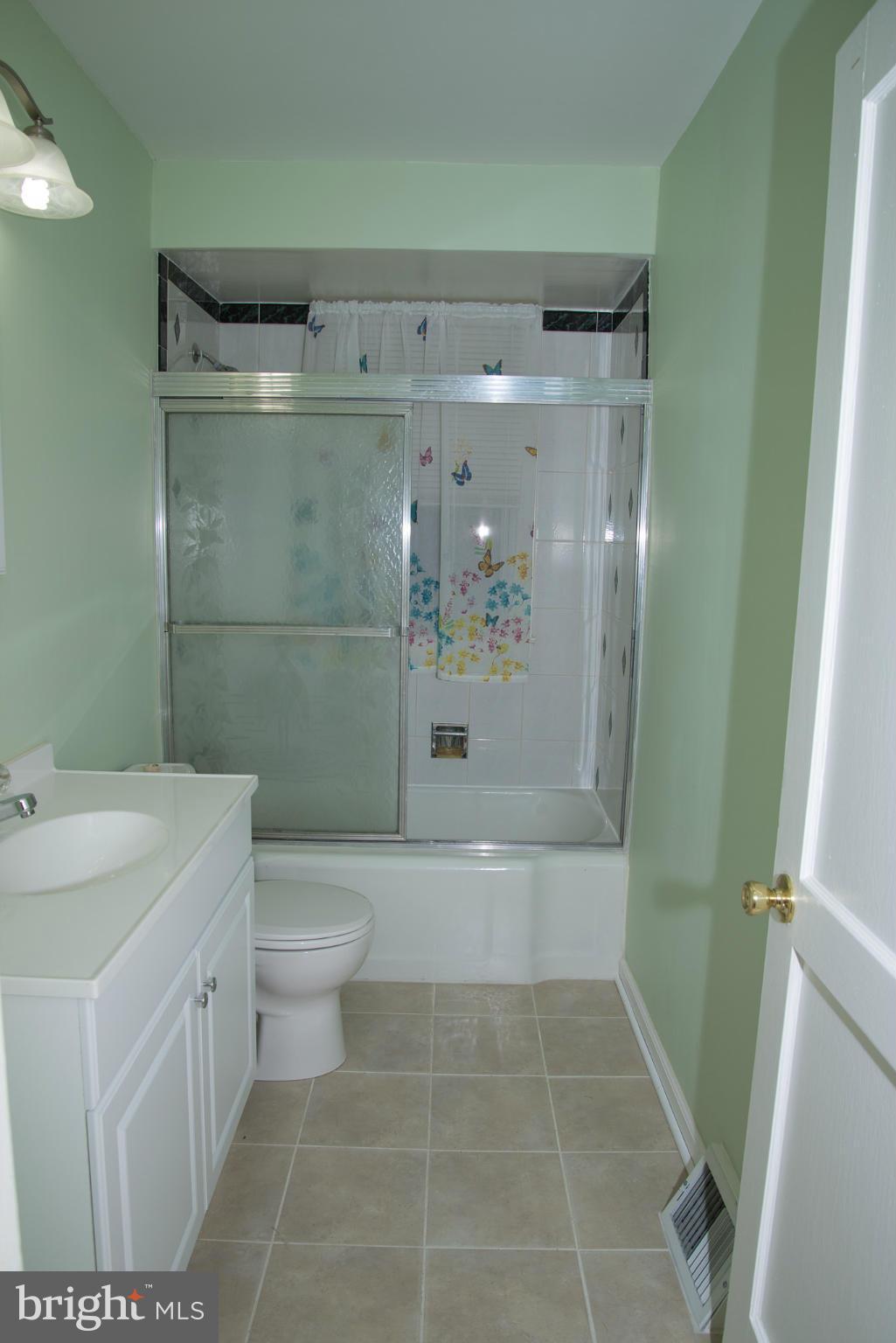 1313 North Point Road Dundalk, MD 21222 - Photo 8 of 14 Bath