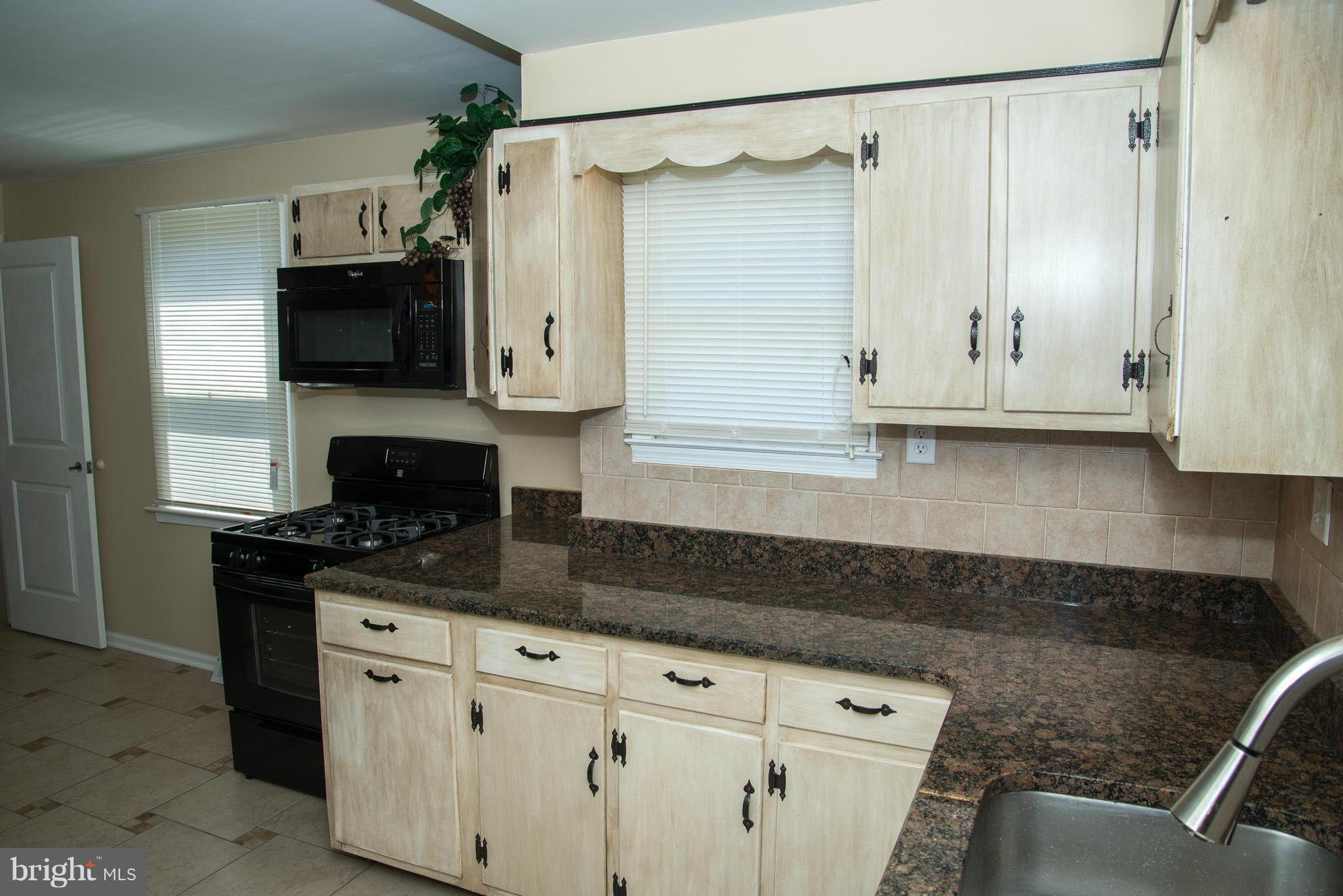 1313 North Point Road Dundalk, MD 21222 - Photo 10 of 14 Kitchen