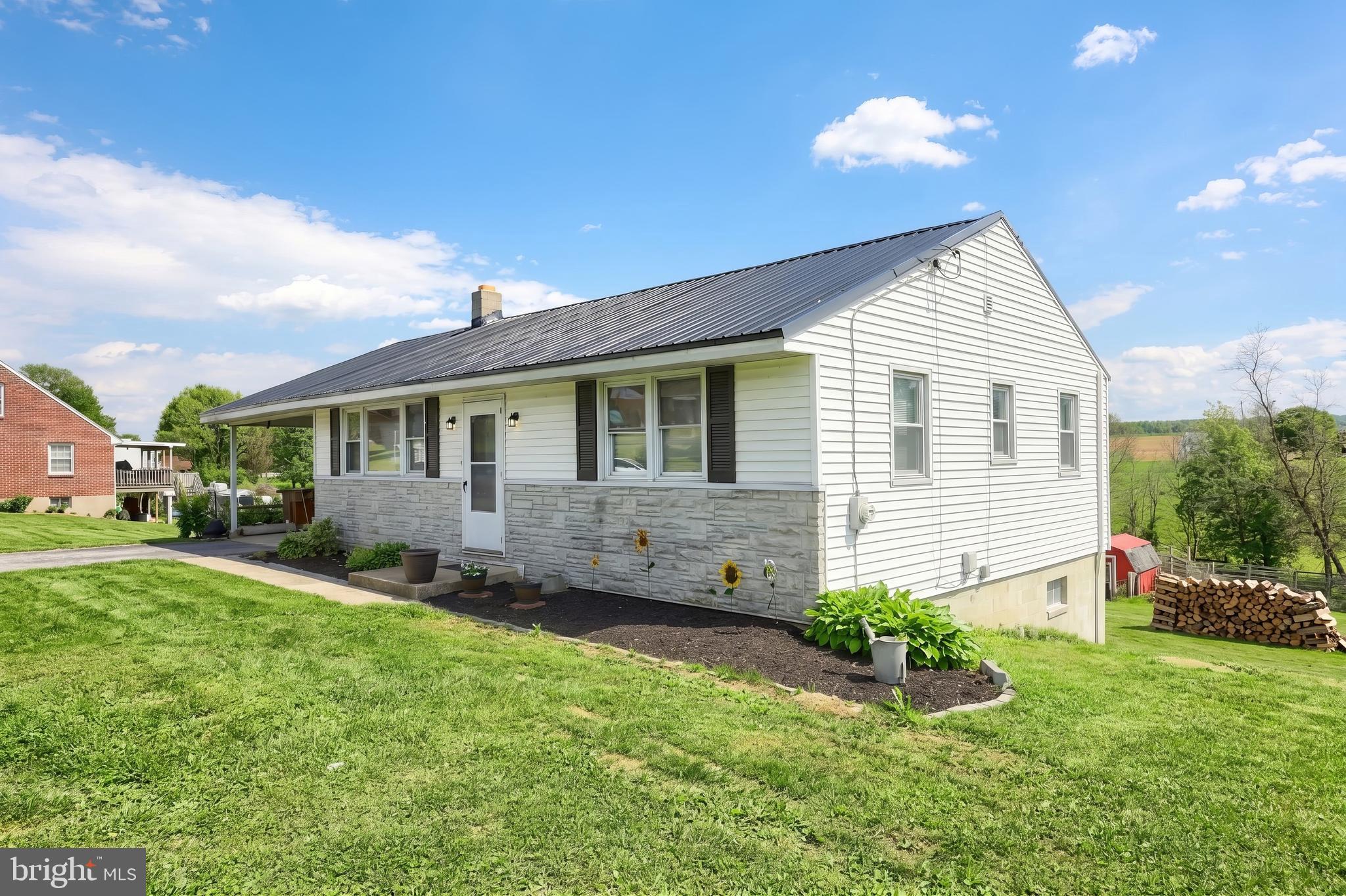 4834 East Prospect Road York, PA 17406 - Photo 2 of 26