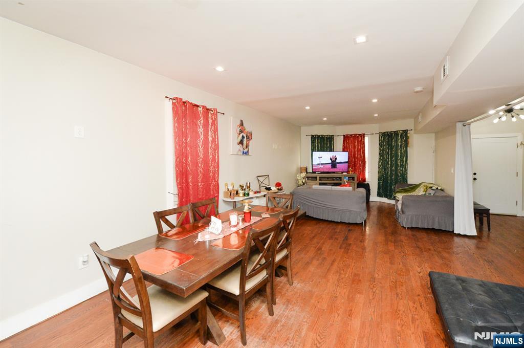 135 Scheerer Avenue Newark, NJ 07112 - Photo 12 of 34