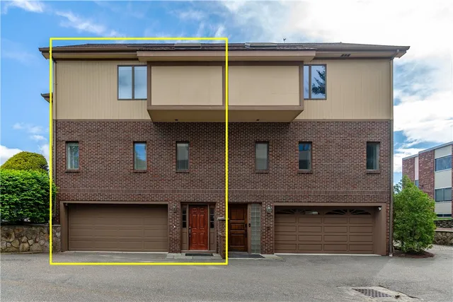 $450,000 | 3976 Post Road, Warwick, RI 02886