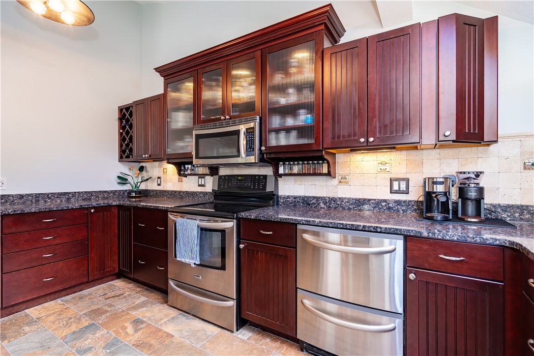 3976 Post Road Warwick, RI 02886 - Photo 9 of 35