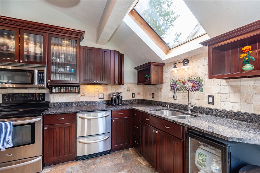 3976 Post Road Warwick, RI 02886 - Photo 10 of 35