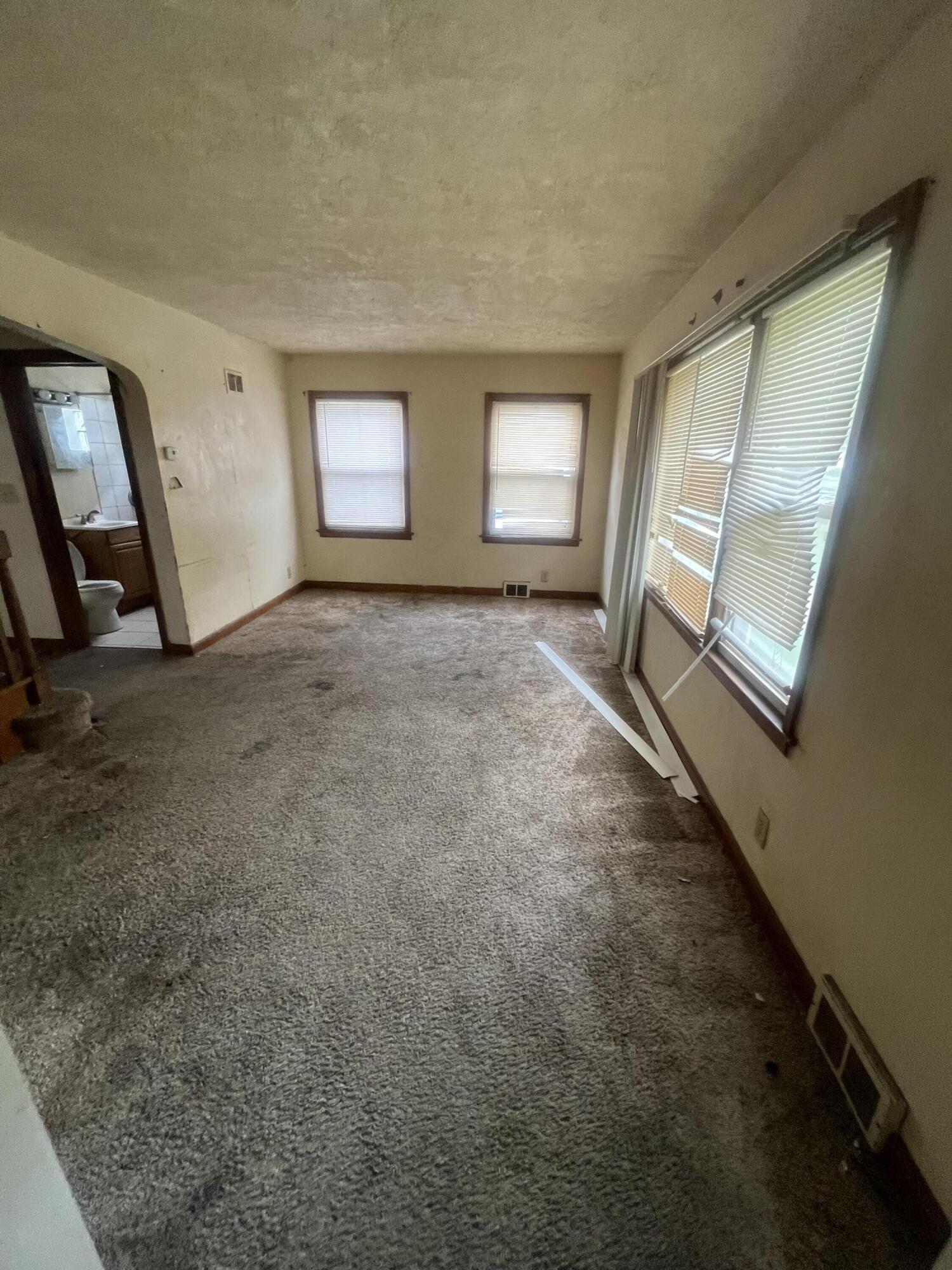4147 North 39th Street Milwaukee, WI 53216 - Photo 10 of 32 walkthrough-photo-6