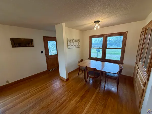 $375,000 | 1777 Road B5 Emporia Ks 66801, Emporia, KS 66801