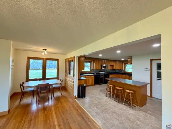 $375,000 | 1777 Road B5 Emporia Ks 66801, Emporia, KS 66801