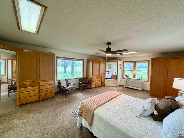 $375,000 | 1777 Road B5 Emporia Ks 66801, Emporia, KS 66801