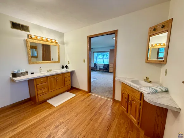 $375,000 | 1777 Road B5 Emporia Ks 66801, Emporia, KS 66801