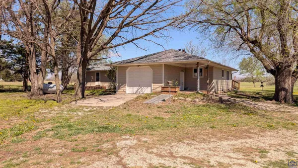 $375,000 | 1777 Road B5 Emporia Ks 66801, Emporia, KS 66801